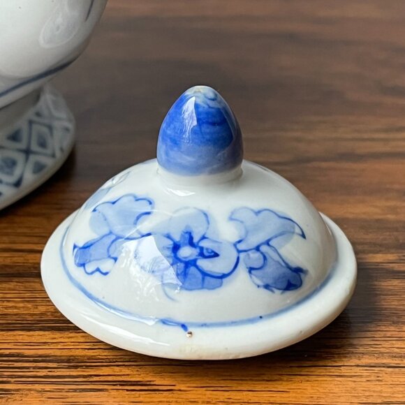 Small Chinese Teapot Blue & White Porcelain Hand Painted Marking Hieroglyphs - Picture 12 of 15